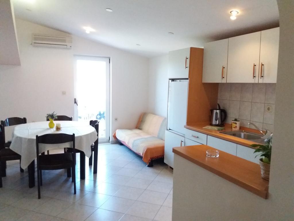 Apartments Meri Водице Екстер'єр фото
