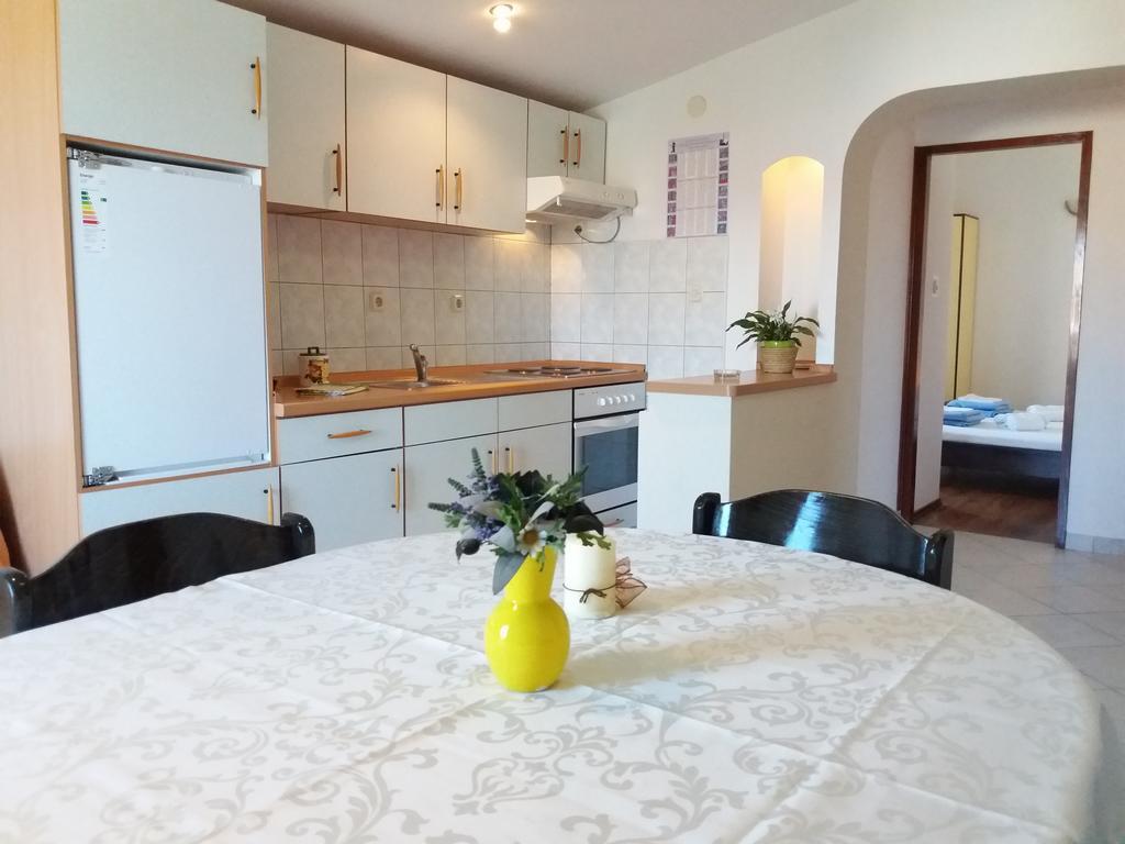 Apartments Meri Водице Екстер'єр фото