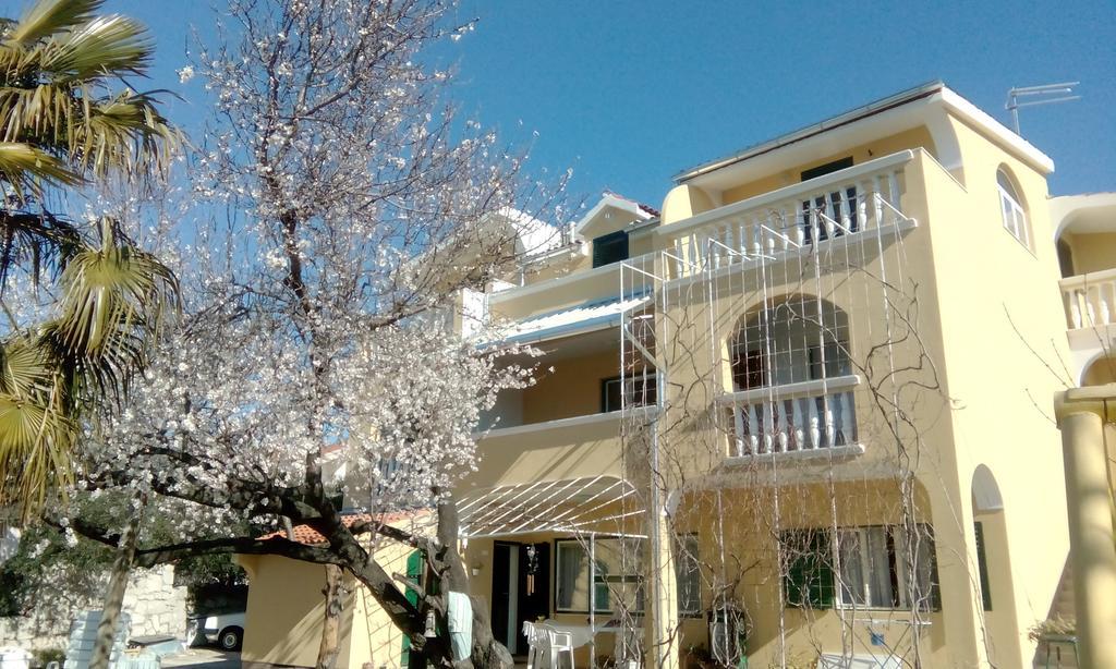 Apartments Meri Водице Екстер'єр фото