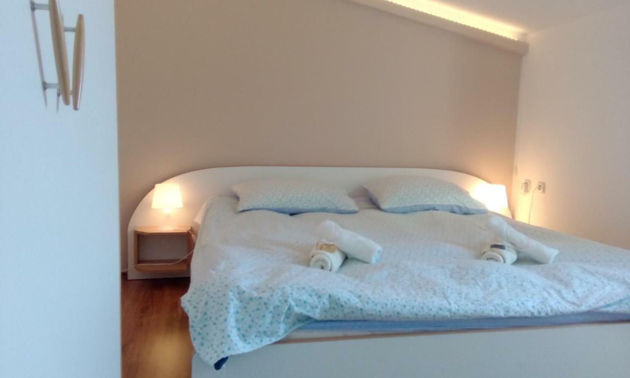 Apartments Meri Водице Екстер'єр фото