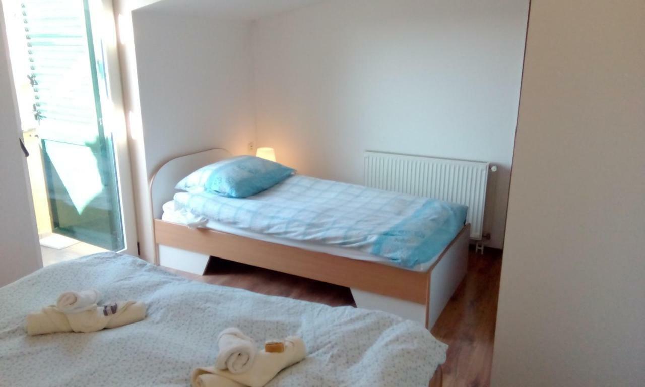 Apartments Meri Водице Екстер'єр фото