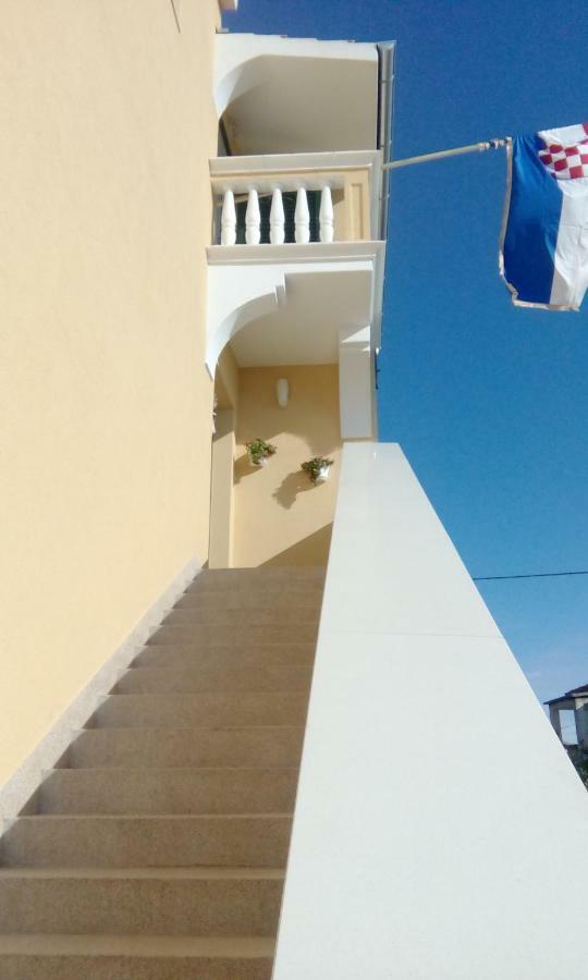 Apartments Meri Водице Екстер'єр фото