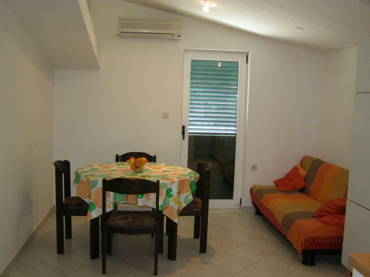 Apartments Meri Водице Екстер'єр фото