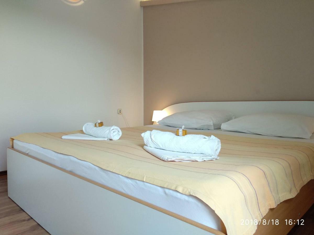 Apartments Meri Водице Екстер'єр фото