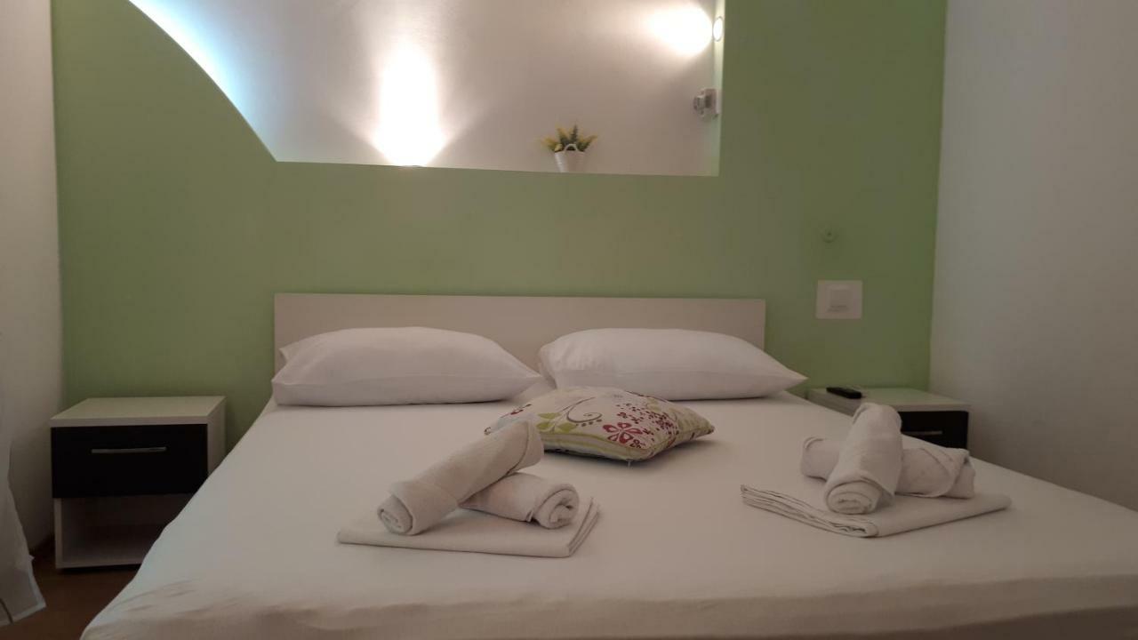 Apartments Meri Водице Екстер'єр фото
