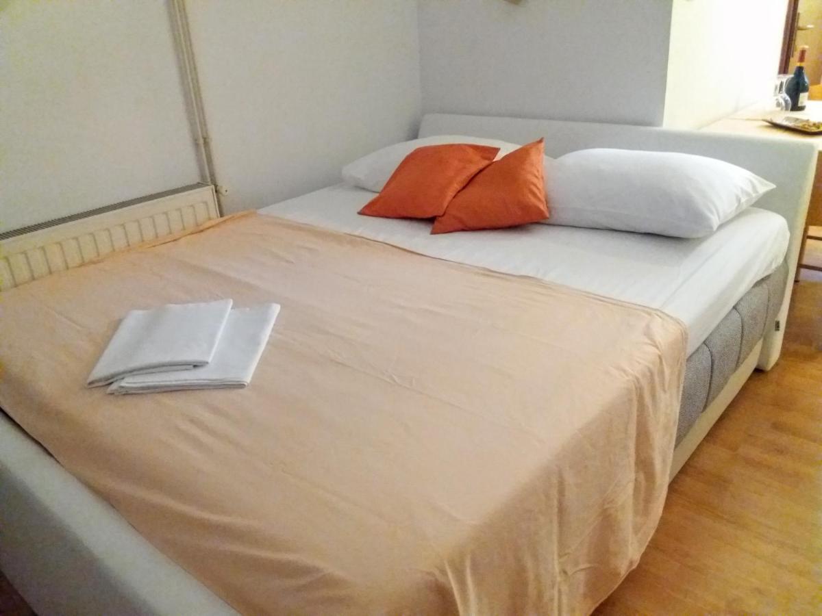 Apartments Meri Водице Екстер'єр фото