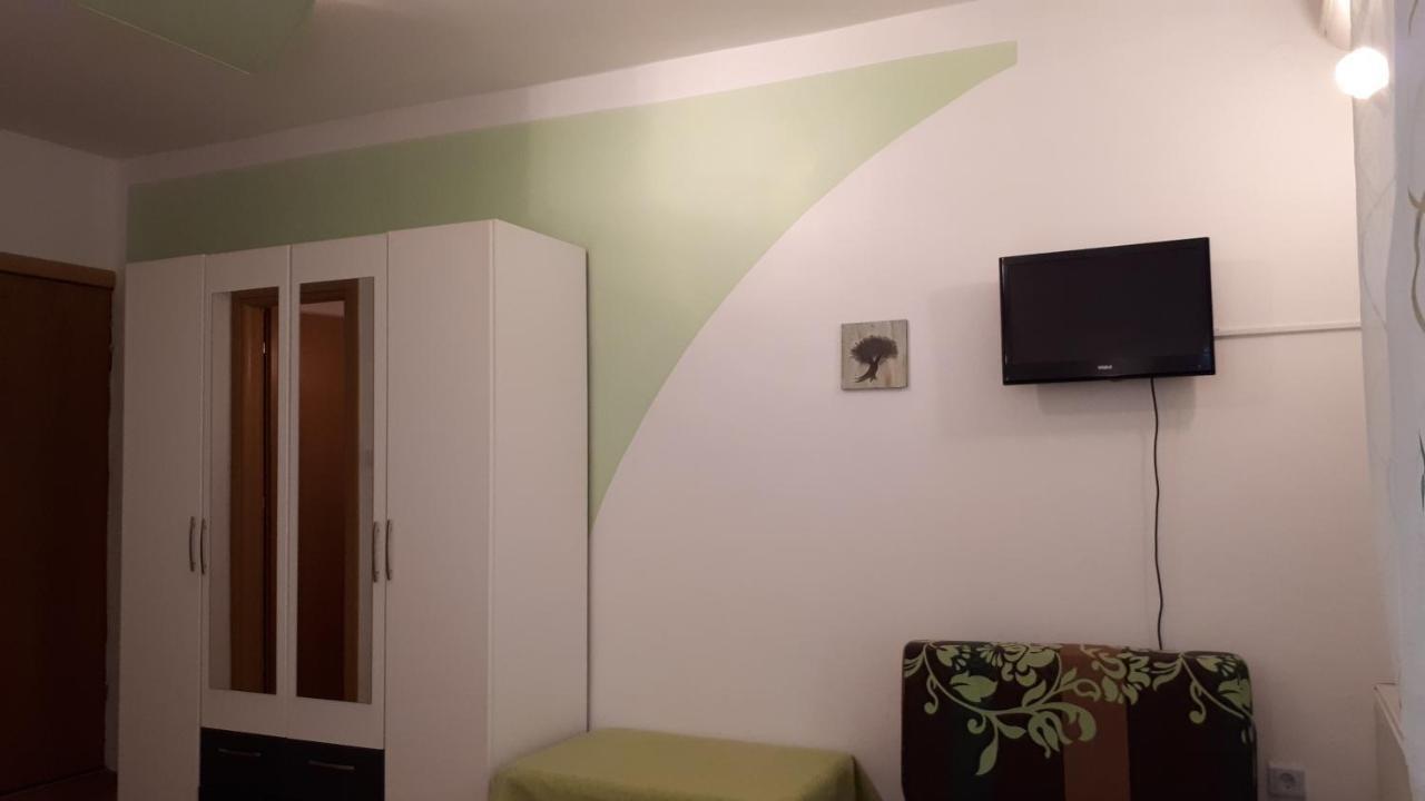 Apartments Meri Водице Екстер'єр фото